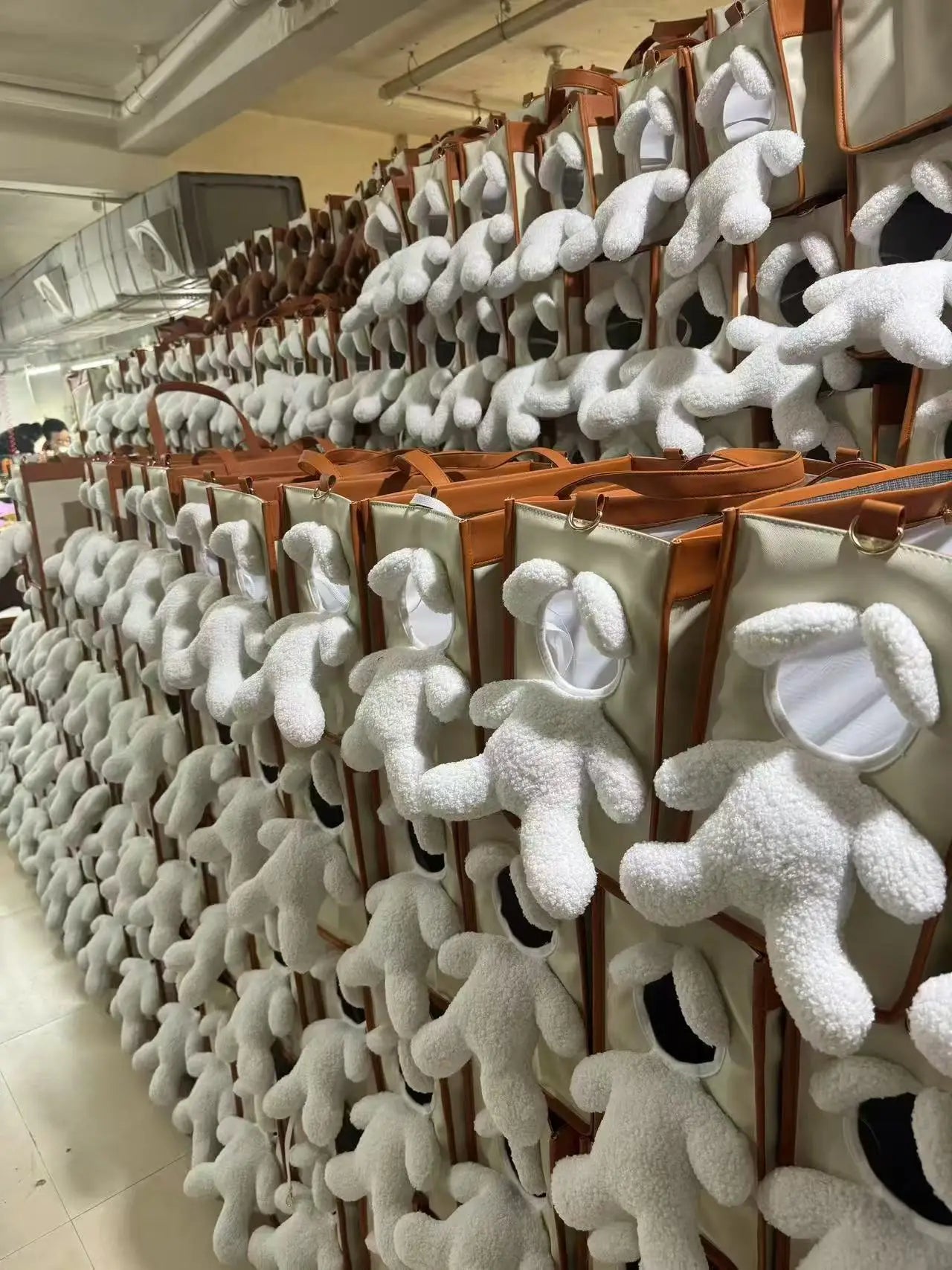 Pet Bags, Cute and Large-Capacity Pet Bags for Going Out. the Bear Plush Dog Shoulder Bag Allows the Pet to Show Its Head